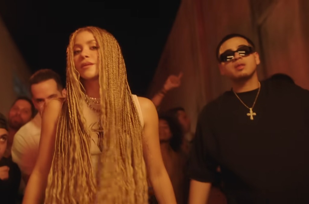 Shakira Extends No. 1 Record Among Women on Latin Airplay Chart – Billboard